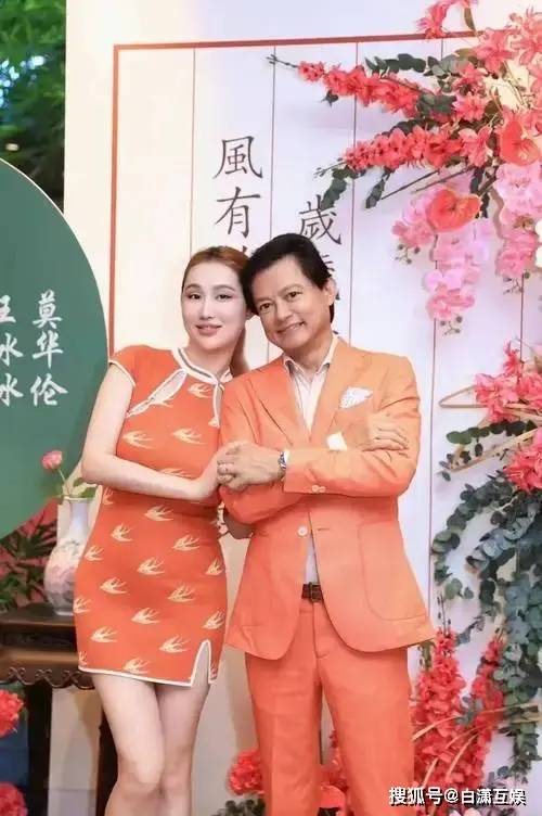 宣布再婚！知名歌唱家過億豪宅曝光，小30多歲妻子愛曬豐滿身材