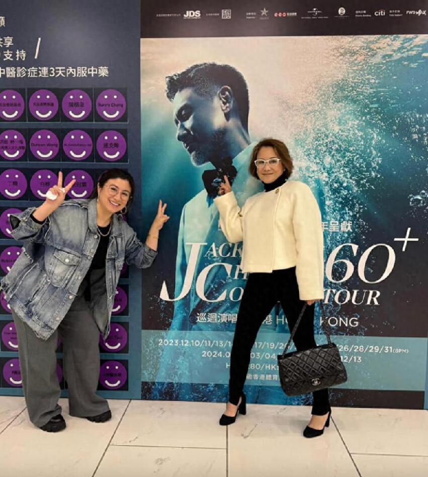 甄妮38歲女兒近況曝光，長居美國做幕後工作，身寬體胖長得像母親