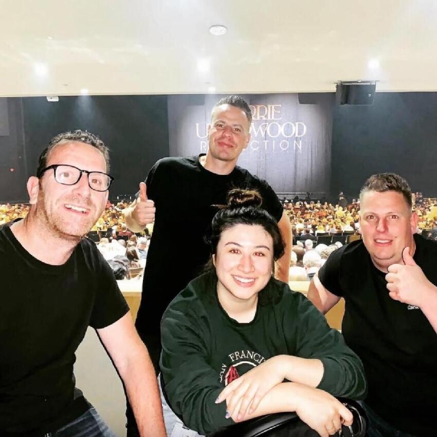 甄妮38歲女兒近況曝光，長居美國做幕後工作，身寬體胖長得像母親