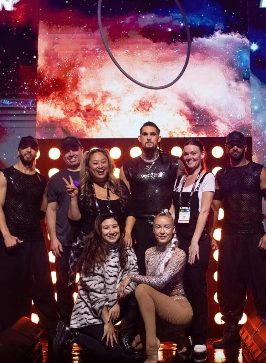 甄妮38歲女兒近況曝光，長居美國做幕後工作，身寬體胖長得像母親