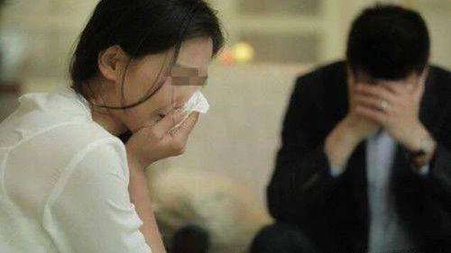 前夫再婚邀我和女兒參加！剛到現場「女兒指著門口結婚照」尖叫　我「抬頭看清」後怒砸了婚禮!