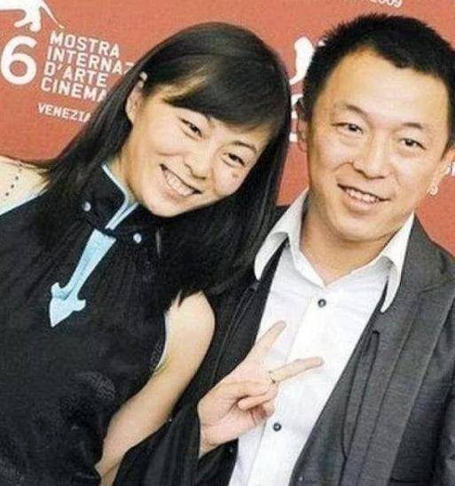 黃渤「隱藏」13年的老婆，原來是我們熟悉的她，難怪不娶林志玲