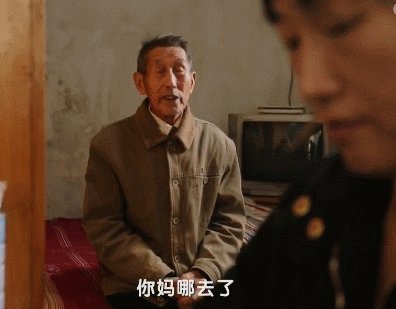 忘記妻子已逝!84歲癡呆老翁「每天帶好吃的醫院找愛妻」醫護錯愕「日復一日耐心應對」後續更催淚