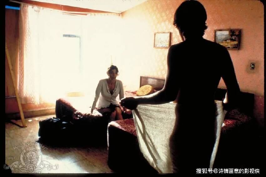墨西哥倫..理片《你媽媽也一樣》解讀:青春的迷亂與成長