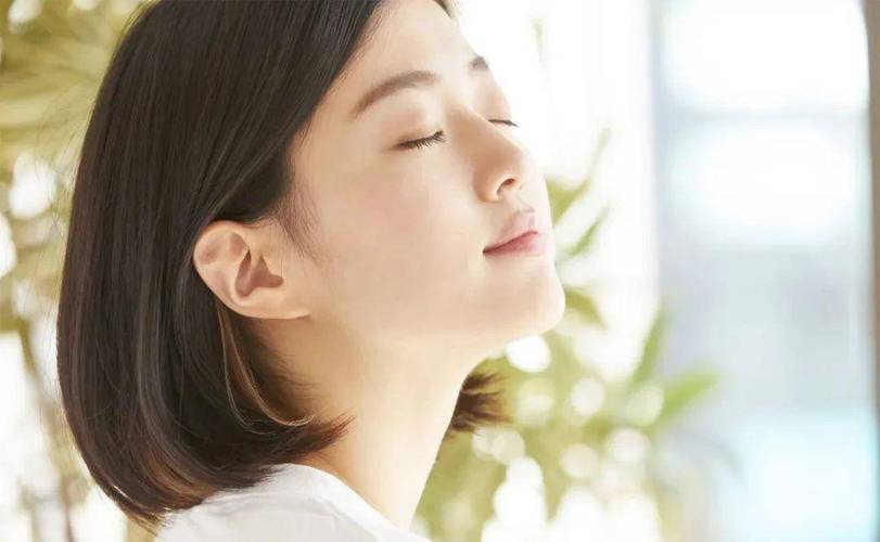 男人到了中年,千萬別碰這三種女人,再漂亮再喜歡也別碰