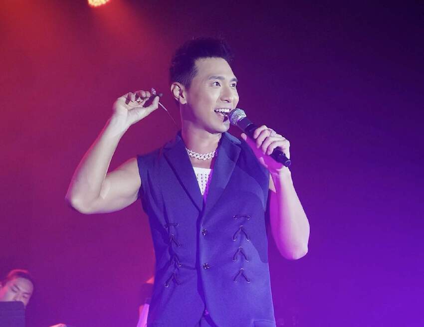 TVB男星黃子恆重提舊愛，網友吐槽不紅是有原因的，因睡粉事業盡毀