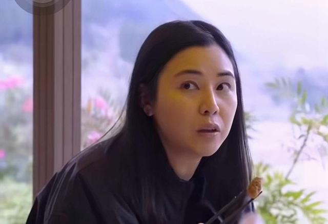 突發！香港知名女星自曝父母姐妹全部離世，婚後和老公堅持丁克