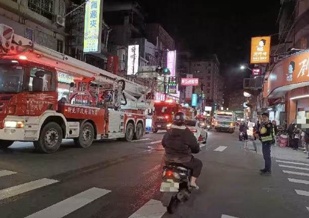 快訊/救護車遭卡4分鐘！車主不敢禮讓「怕科技執法開單」警局出面回應了