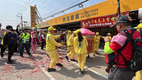 60萬人見證神蹟！白沙屯媽祖「突然說話」影片曝光 信眾一聽感動哭：「慈悲的聲音...」