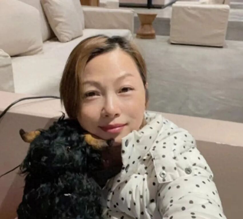 被網友質疑醫美過度！56歲TVB前知名女星內地曬近況，大方回應