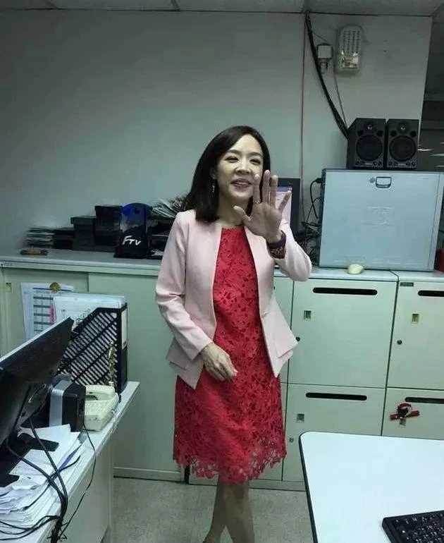 逼伊能靜失婚不認親孫子，將現任兒媳趕出豪宅，哈林90歲老母毀兒一生不知