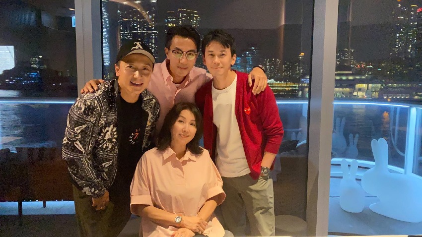 TVB《甜孫爺爺》演員重聚,50歲劉愷威驚喜現身顏值逆齡上升