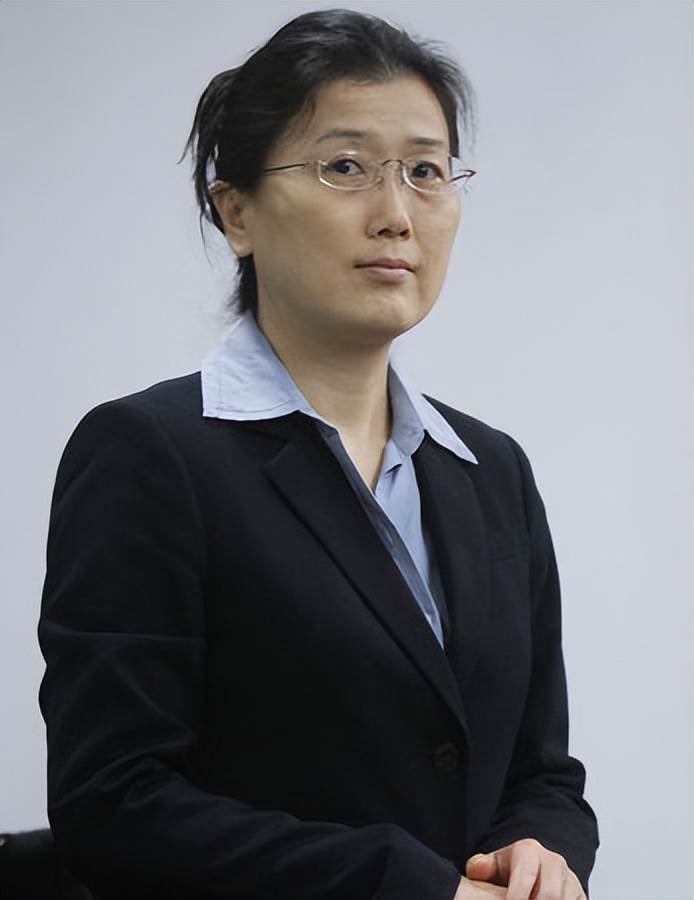 北大才女赴美留學，入職頂尖藥企，用金屬鉈毒殺清華丈夫，被判終生監禁卻微笑：我不後悔！