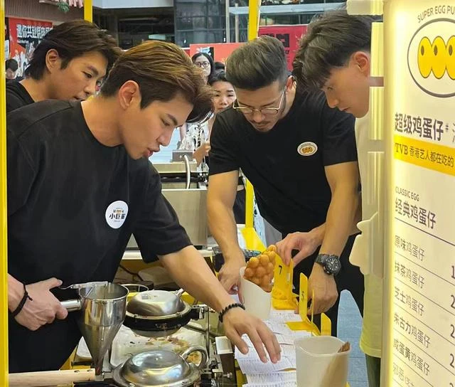 3位港星廣東小店開業！生意火爆忙到滿頭汗，圈中好友幫做服務員