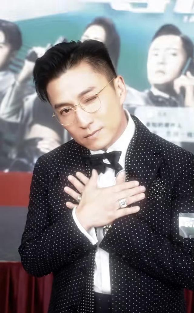 擔心!TVB視帝自曝接受眼部手術,一隻眼被紗布包裹,狀態疲憊