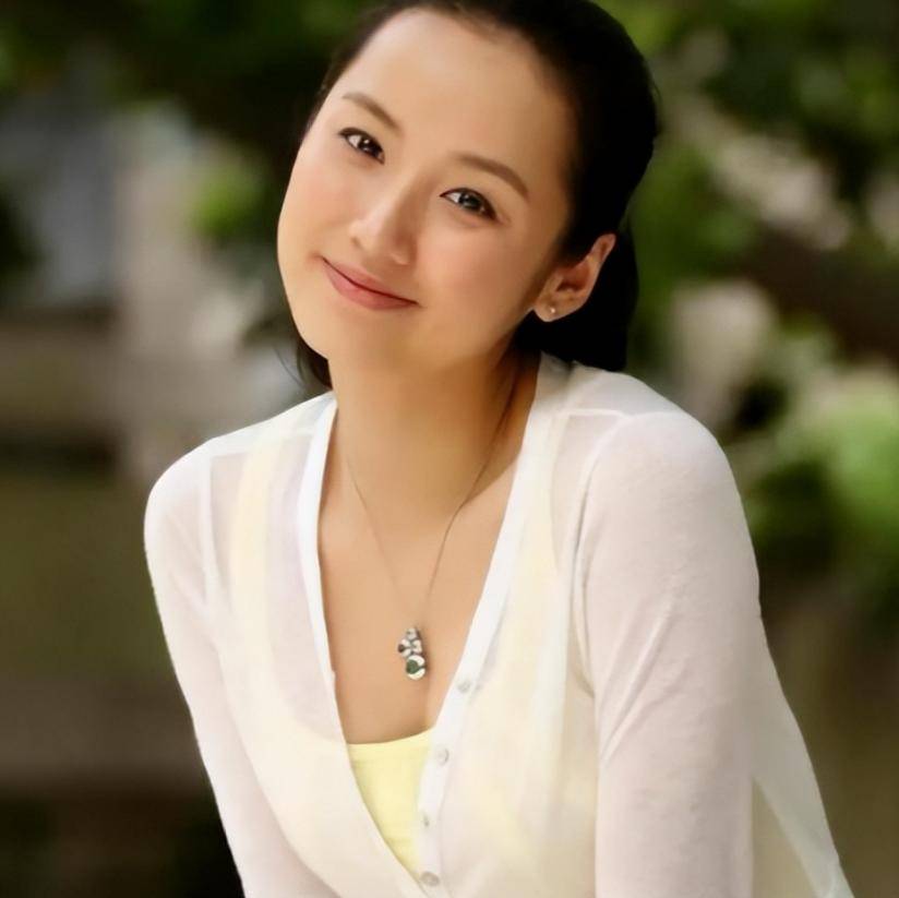 拒嫁胡歌、婉拒霍建華、42歲遭老公背叛，她終為衝動付出了代價！