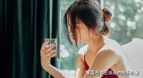 女人出軌後,就算隱藏得再好,也逃不出有這4個明顯變化!