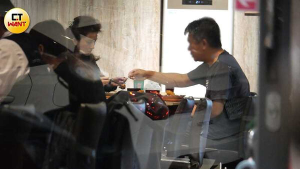 快訊／56歲葉全真認愛了！新歡身分曝光「竟是熟識的他」親自回應