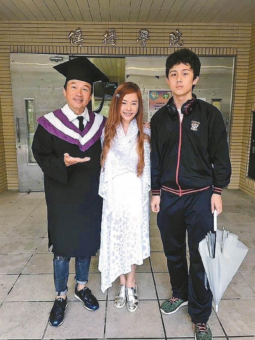 孫鵬老臉丟盡！兒子與妻子真實關係驚人！12歲仍餵母乳15歲才分房睡，丈夫忍無可忍揭狄鶯真面目！