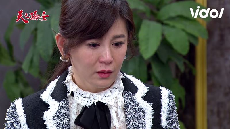 演活本土劇反派！鄭仲茵離婚後「保持單身22年」獨自帶大女兒　女兒遭罵「和妳媽一樣不要臉」曝衝到學校結果