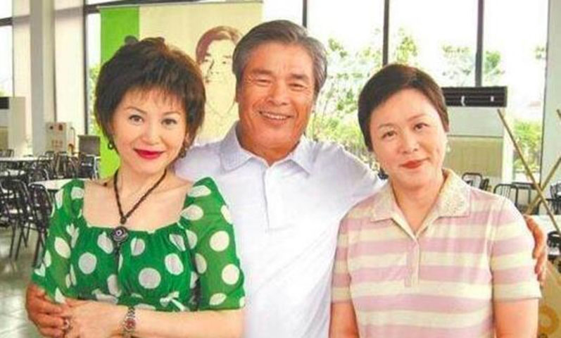 曾擁6妻妾全跑光！78歲雷洪「脊椎重創」險坐輪椅，緊急動刀5小時病榻前只剩「她」陪伴