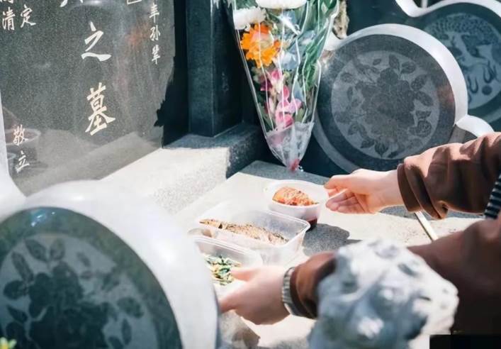 今年清明是凶日！百年難得一遇，生肖蛇，虎，羊有大事發生！家裡有一個的都要注意了.