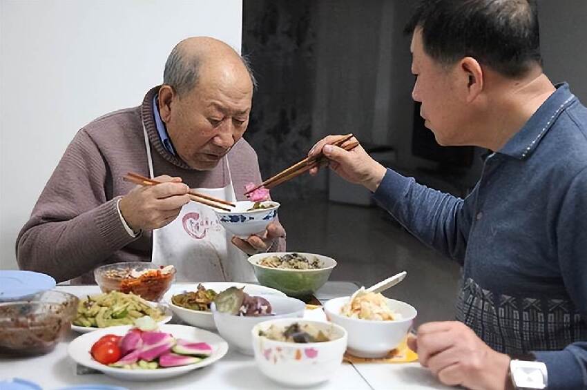 研究發現:晚飯在這個時間吃,衰老更慢、疾病更少,早了解早受益