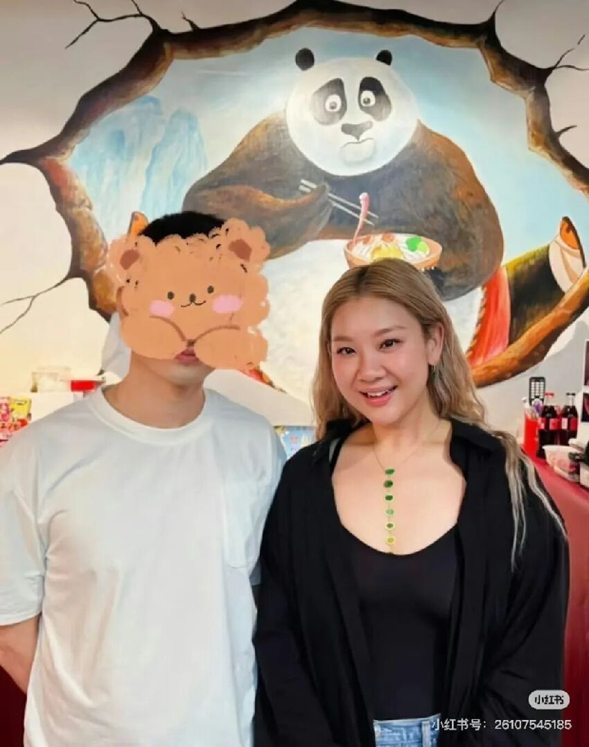 香港知名星二代現身內地，疑復出參加綜藝，金髮消瘦狀態大勇