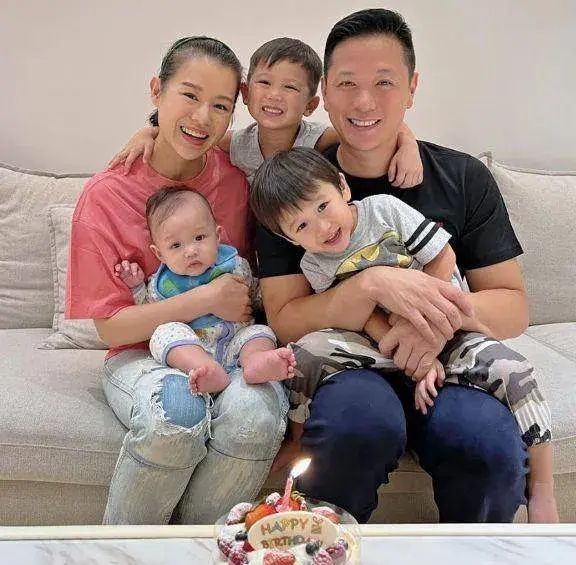 胡杏兒45歲生日，老公李乘德曬全家福，回顧一起慶生的幸福10年