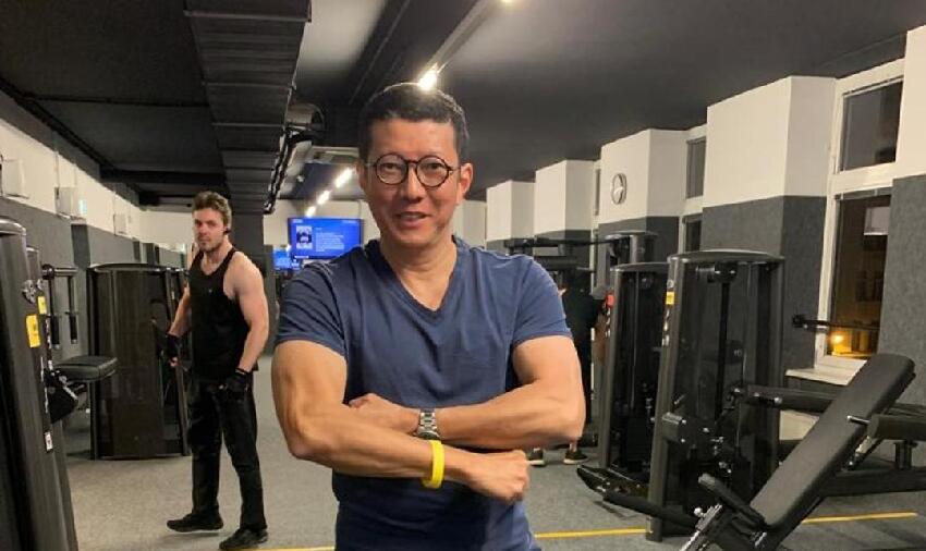 63歲TVB綠葉移民國外六年，回香港激動不已，稱國外難找家鄉味道