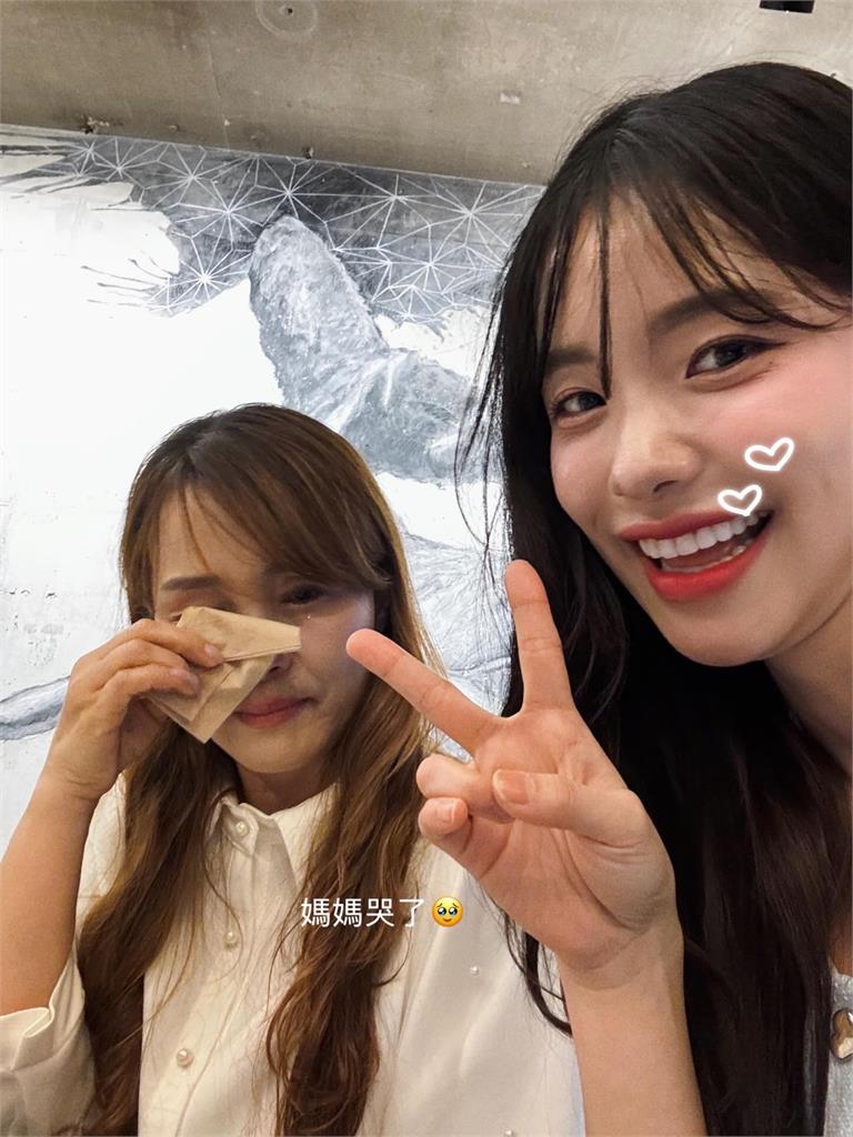 李多慧親媽合影「竟和結婚有關」!她絕美長相曝網驚呼:原來是遺傳