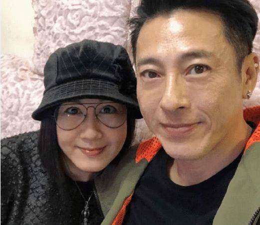 結婚16年！明星夫妻堅持「不吃肉不生子」養生過活　如今妻子61歲「竟凍齡如少女」：嫁對就是幸福