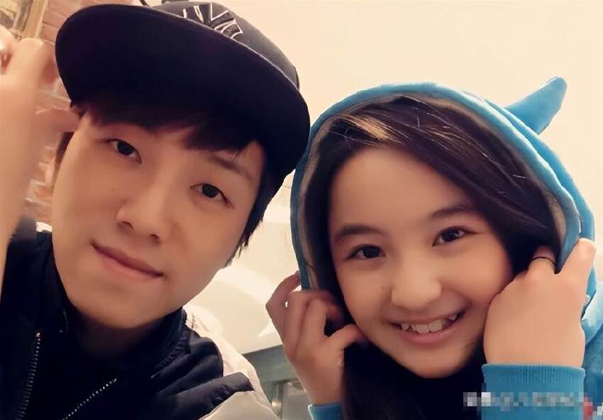 8歲愛上老師，12歲官宣戀愛，曾諾等她長大就結婚，最終實現了嗎