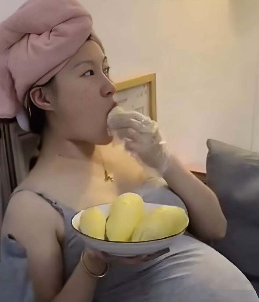孕媽狂吃6萬榴槤，產房生下兒子時，醫生們驚呆了，媽媽也愣了！