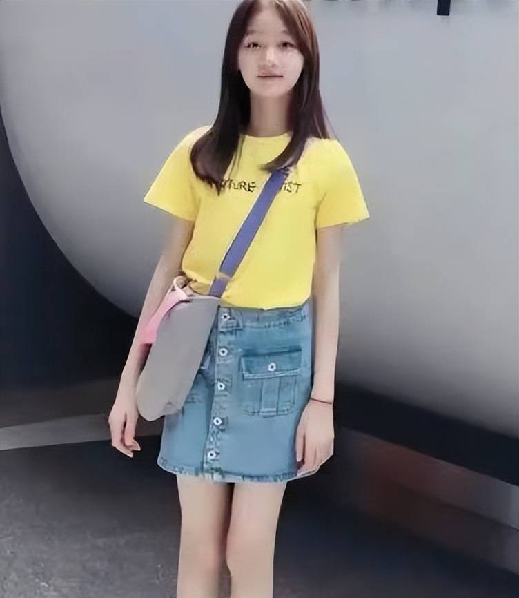 趙薇女兒小四月:身高1米7,長相漂亮超媽媽,跟劉德華女兒是閨蜜