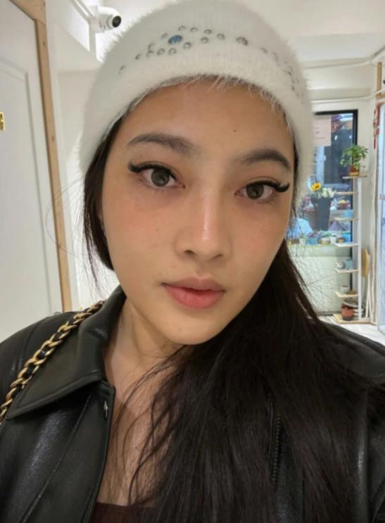 香港女星（阿Sa）剛官宣結婚，老公就被曝玩交友app，曾約網紅被拒