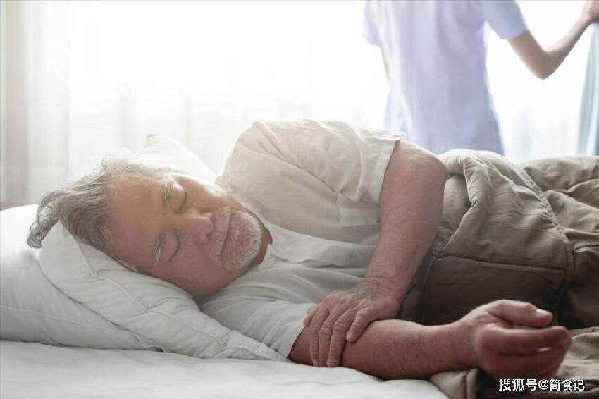 午睡可能影響壽命！再三提醒大家：年過50后，牢記午睡「四不要」