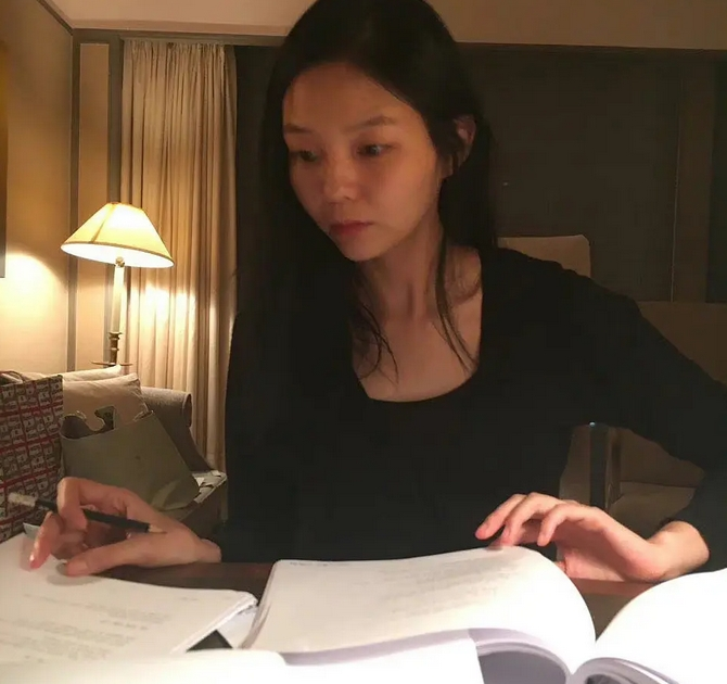 女人是否乾淨,別看外貌和打扮,看以下幾個方面,一目了然