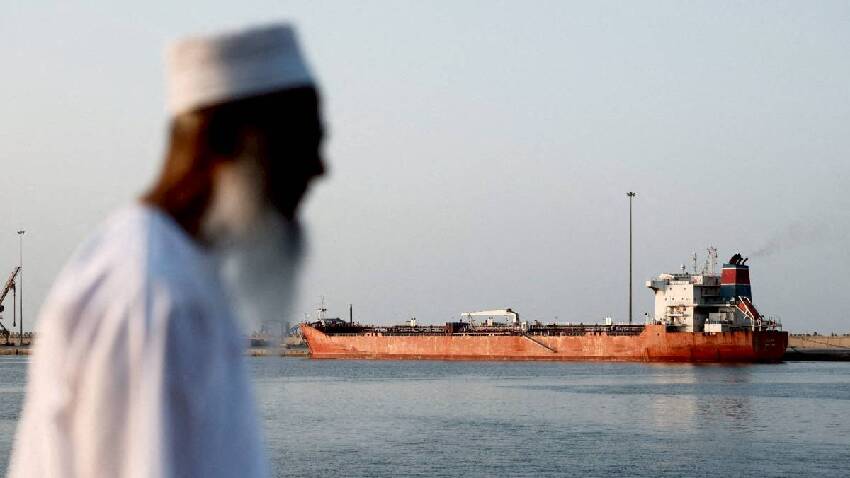 美軍封鎖荷姆茲海峽開始生效　國際油價飆漲回到100美元以上價位