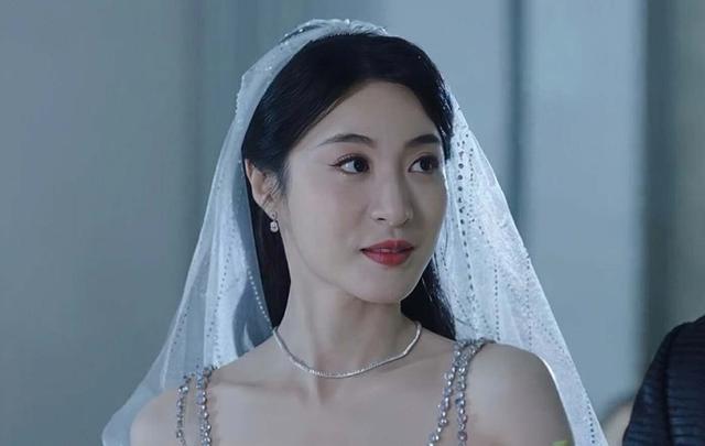 TVB知名女星買通告引反感，突然變民選視后，結婚九年沒空生娃