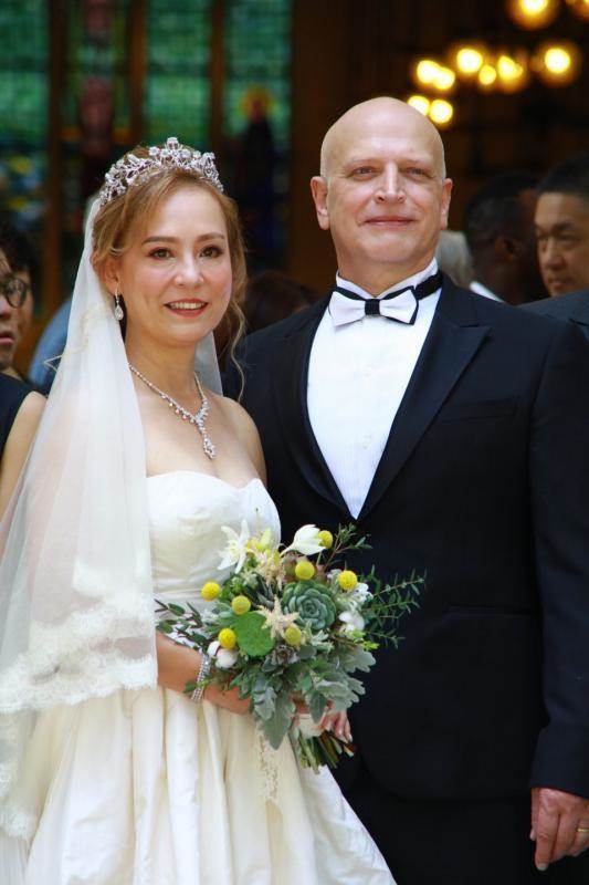 全港最強《第三者》!破壞乾爹的婚姻逼走乾媽!一嫁陳百強,二嫁劉家良,三嫁何猷彪!她到底有何本事?