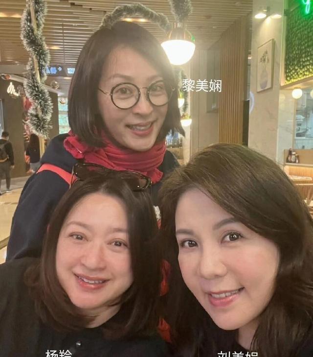 60歲TVB花旦楊羚身形大變走樣,出身演藝世家,年輕時清純模樣令人懷念感慨