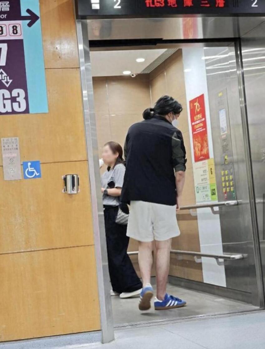 59歲關淑怡近況曝光,送ICU昏迷兩周后奇迹蘇醒,在家中長期休養