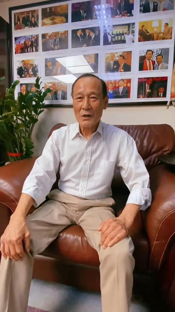 曾2度罹癌！82歲老戲骨提前慶生「竟暴瘦成皮包骨」　才過半年「黑髮全花白」健康狀態堪憂...