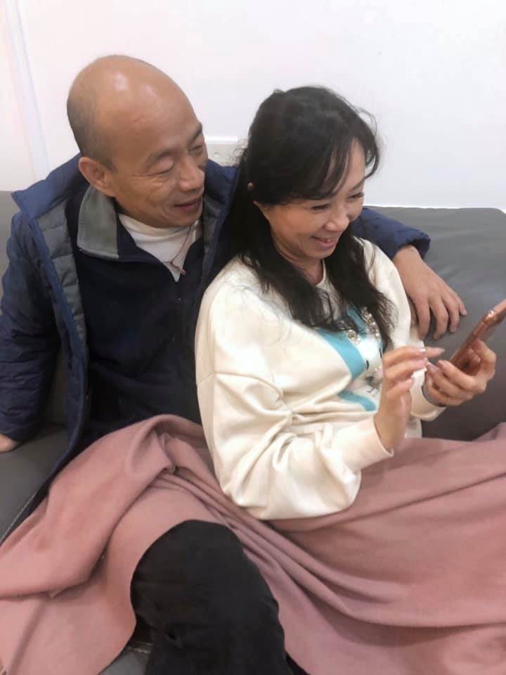 韓國瑜老婆背景驚人！家中勢力「父親也曾踏入政壇」，命理師揭露「兩人前世今生」1承諾兌現