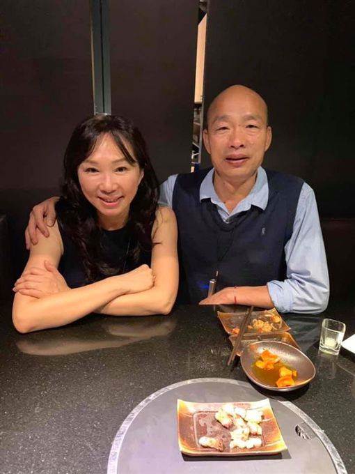 韓國瑜老婆背景驚人！家中勢力「父親也曾踏入政壇」，命理師揭露「兩人前世今生」1承諾兌現