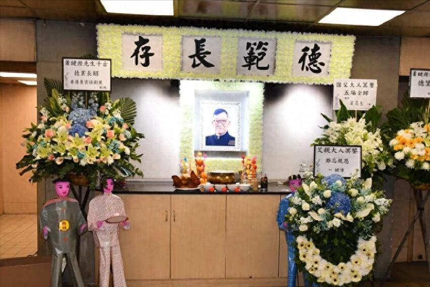 香港金牌製作人靈堂布置曝光，早前不敵病魔離世，明日將出殯火化
