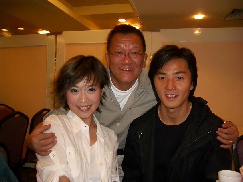 香港金牌製作人靈堂布置曝光，早前不敵病魔離世，明日將出殯火化