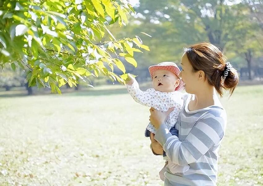 每月貼補兒子5千生活費，吃3個獼猴桃兒媳婦咳嗽3聲，我摔門離開