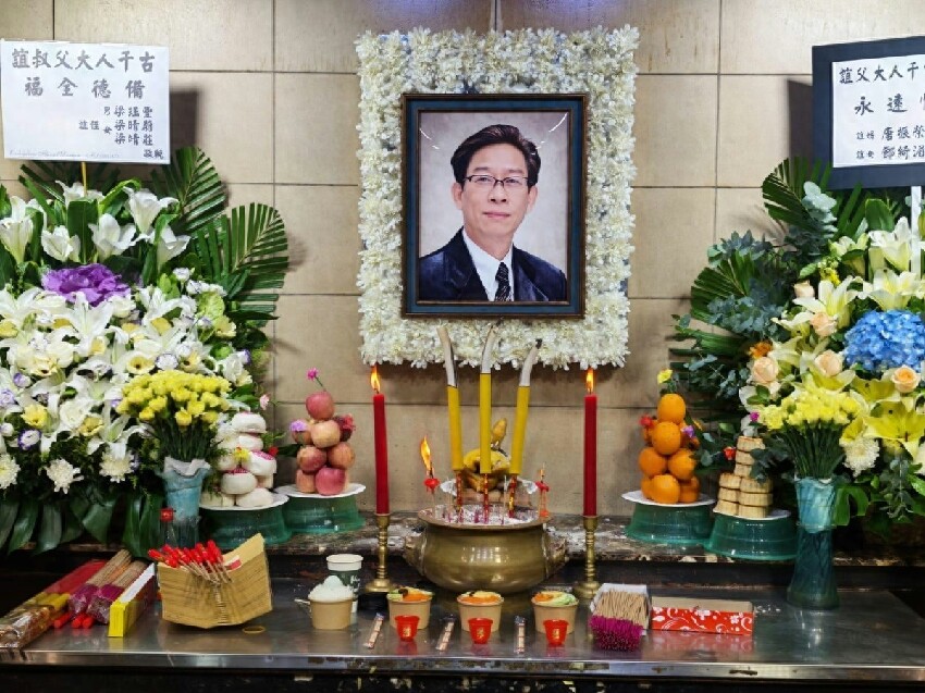 一路走好！「鬼才填詞人」低調出殯今晨火化，獨子送「永念親恩」